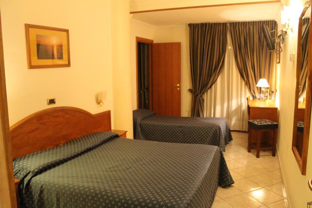 Hr Hotel & Spa Piano di Sorrento Pokój zdjęcie
